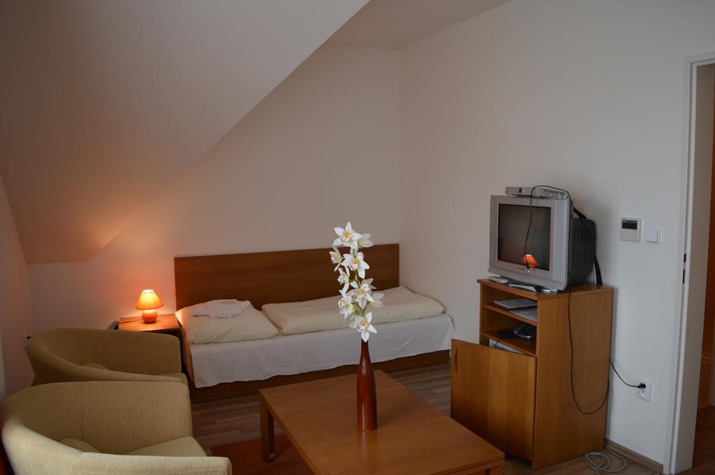 Hotel Akademik Bratislava Cameră foto